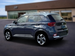 Hyundai Venue SEL FWD 2026