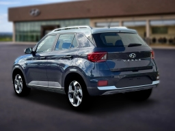 Hyundai Venue SEL FWD 2026