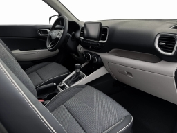 Hyundai Venue SEL FWD 2026