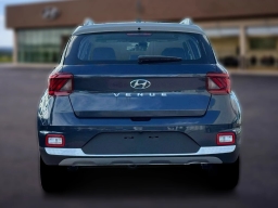 Hyundai Venue SEL FWD 2026