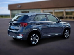 Hyundai Venue SEL FWD 2026