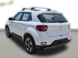 Hyundai Venue SEL FWD 2026