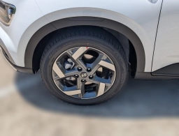 Hyundai Venue SEL FWD 2026