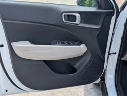 Hyundai Venue SEL FWD 2026
