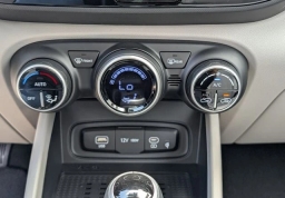 Hyundai Venue SEL FWD 2026