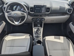 Hyundai Venue SEL FWD 2026