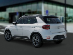 Hyundai Venue SEL FWD w/Two-Tone Roof 2026