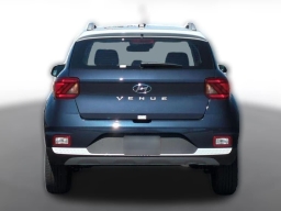 Hyundai Venue SEL FWD w/Two-Tone Roof 2026