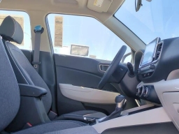 Hyundai Venue SEL FWD w/Two-Tone Roof 2026