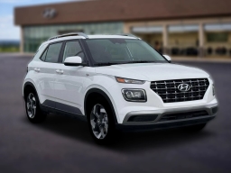 Hyundai Venue SEL FWD 2026