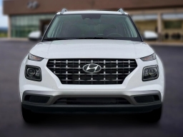 Hyundai Venue SEL FWD 2026