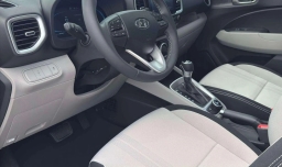 Hyundai Venue SEL FWD 2026