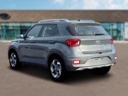 Hyundai Venue SEL FWD 2026