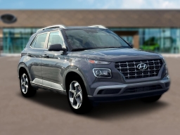 Hyundai Venue SEL FWD 2026