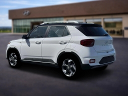 Hyundai Venue SEL FWD w/Two-Tone Roof 2026