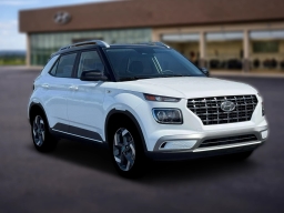 Hyundai Venue SEL FWD w/Two-Tone Roof 2026