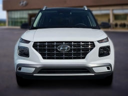 Hyundai Venue SEL FWD w/Two-Tone Roof 2026