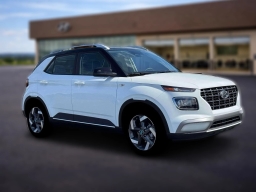 Hyundai Venue SEL FWD w/Two-Tone Roof 2026