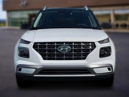 Hyundai Venue SEL FWD w/Two-Tone Roof 2026