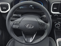 Hyundai Venue SEL FWD w/Two-Tone Roof 2026
