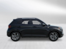 Hyundai Venue SEL FWD 2026