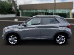 Hyundai Venue SEL FWD w/Two-Tone Roof 2026
