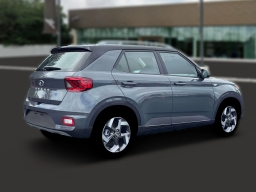 Hyundai Venue SEL FWD w/Two-Tone Roof 2026