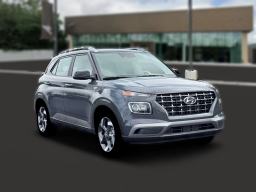 Hyundai Venue SEL FWD w/Two-Tone Roof 2026