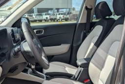 Hyundai Venue SEL FWD 2026