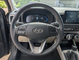 Hyundai Venue SEL FWD 2026