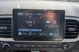 Hyundai Venue SEL FWD 2026
