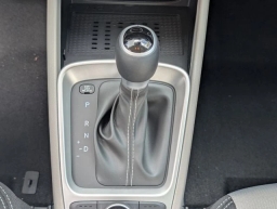 Hyundai Venue SEL FWD 2026
