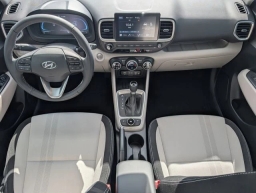 Hyundai Venue SEL FWD 2026