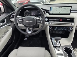 Genesis G70 2.5T RWD 2026