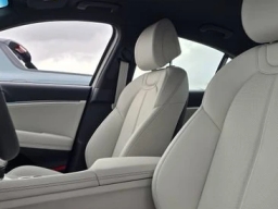 Genesis G70 2.5T RWD 2026