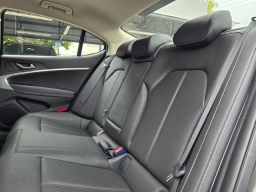 Genesis G70 2.5T RWD 2026