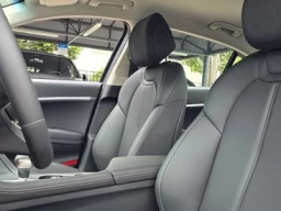 Genesis G70 2.5T RWD 2026