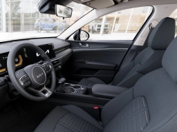 Kia K5 LXS Auto FWD 2026