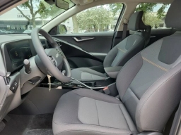 Kia Niro LX FWD 2026
