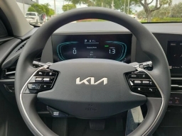 Kia Niro LX FWD 2026