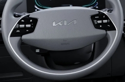 Kia Niro LX FWD 2026