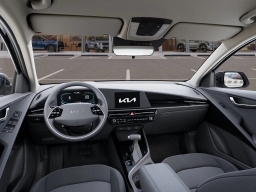 Kia Niro LX FWD 2025