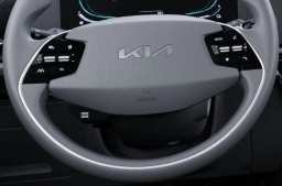 Kia Niro LX FWD 2025