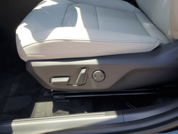 Kia Niro EX Touring FWD 2025