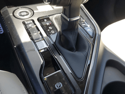 Kia Niro EX Touring FWD 2025