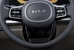 Kia Carnival LXS FWD 2026