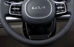 Kia Carnival LXS FWD 2026