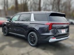 Kia Carnival LXS FWD 2026