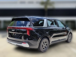 Kia Carnival LXS FWD 2026