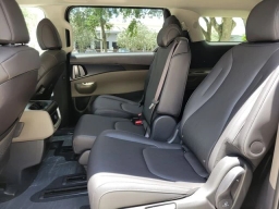 Kia Carnival LXS FWD 2026